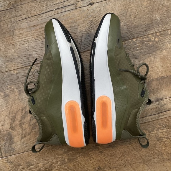 Nike Air Max Dia Green Women’s Size 6 - Picture 2 of 3